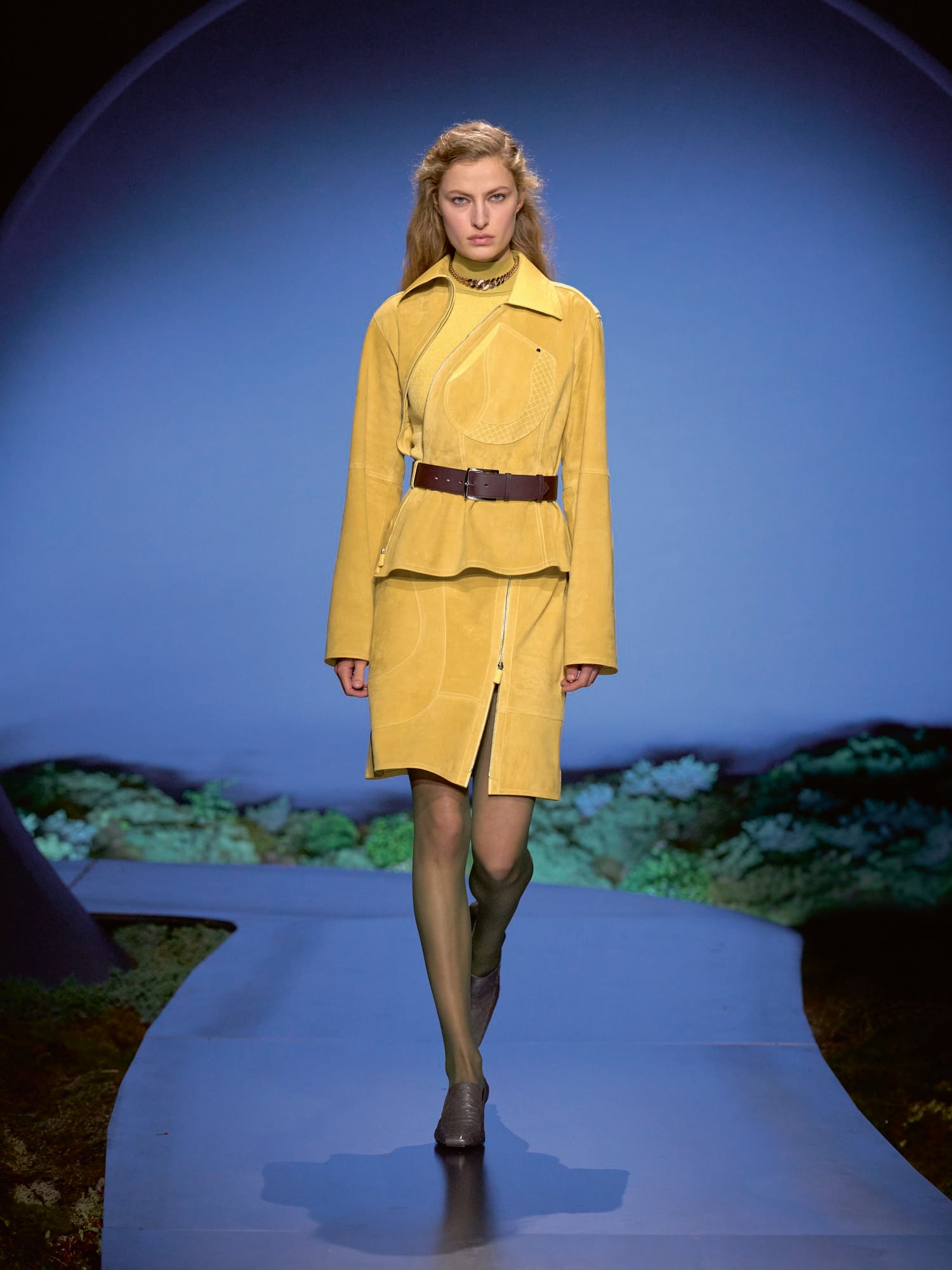 HERMÈS THU-ĐÔNG 2026: DUYÊN DÁNG TRANH TỐI, TRANH SÁNG 5