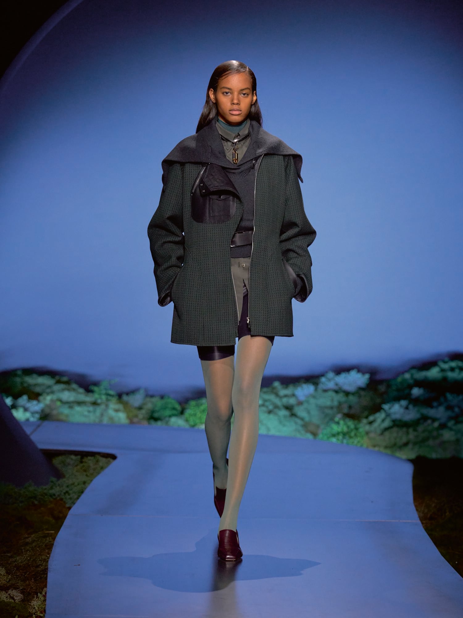 HERMÈS THU-ĐÔNG 2026: DUYÊN DÁNG TRANH TỐI, TRANH SÁNG 13