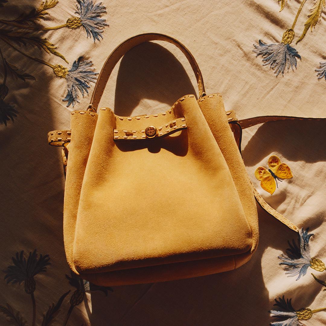 TORY BURCH XUÂN-HÈ 2026: THỜI TRANG KHÔNG CẦN KỊCH BẢN 15