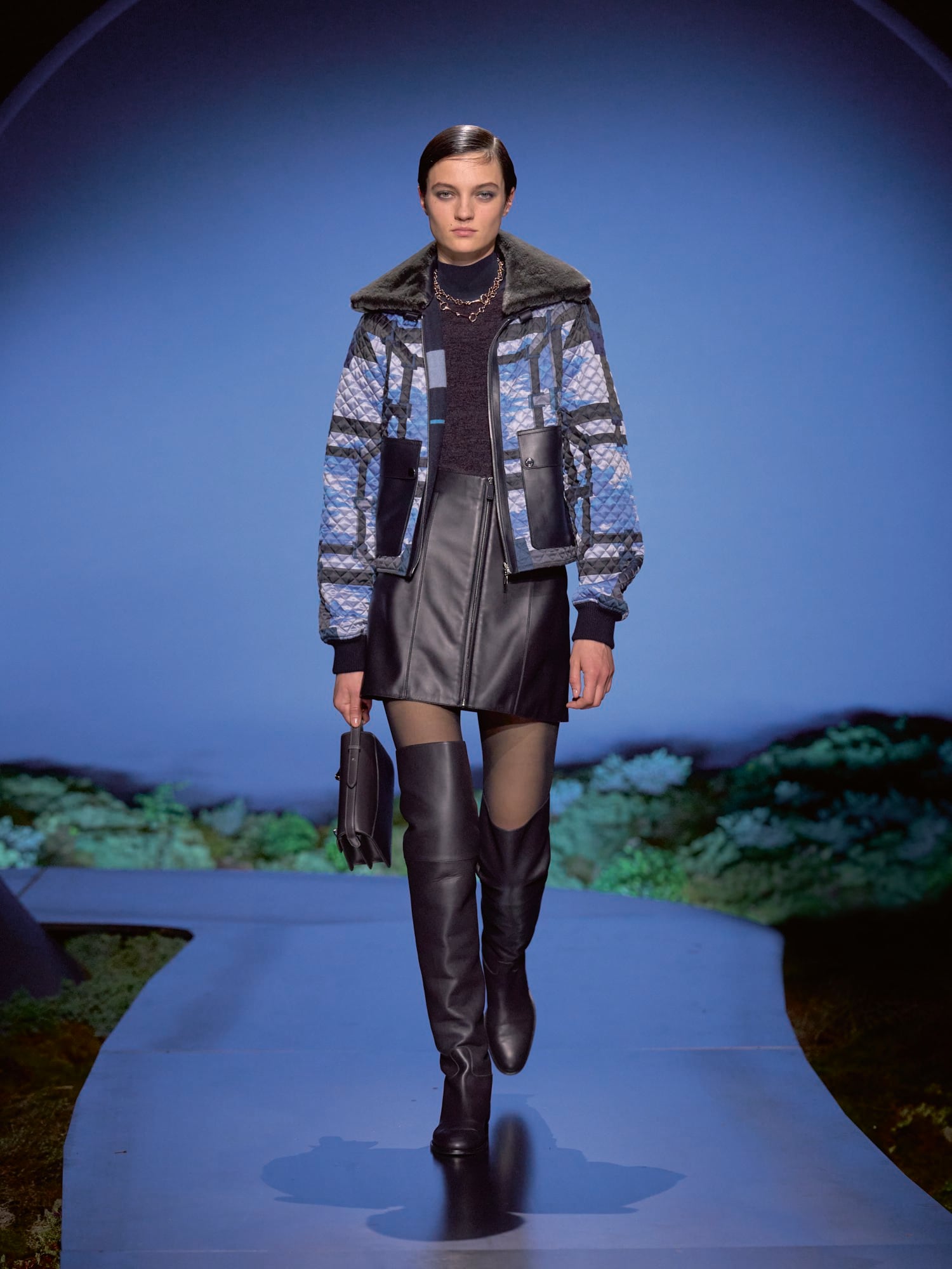 HERMÈS THU-ĐÔNG 2026: DUYÊN DÁNG TRANH TỐI, TRANH SÁNG 19