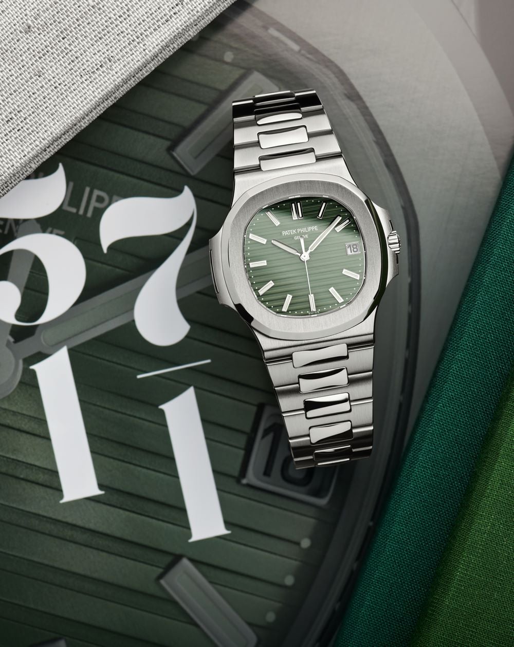 PATEK PHILIPPE NAUTILUS: VÌ ĐÂU THÉP ĐẮT HƠN VÀNG? 5