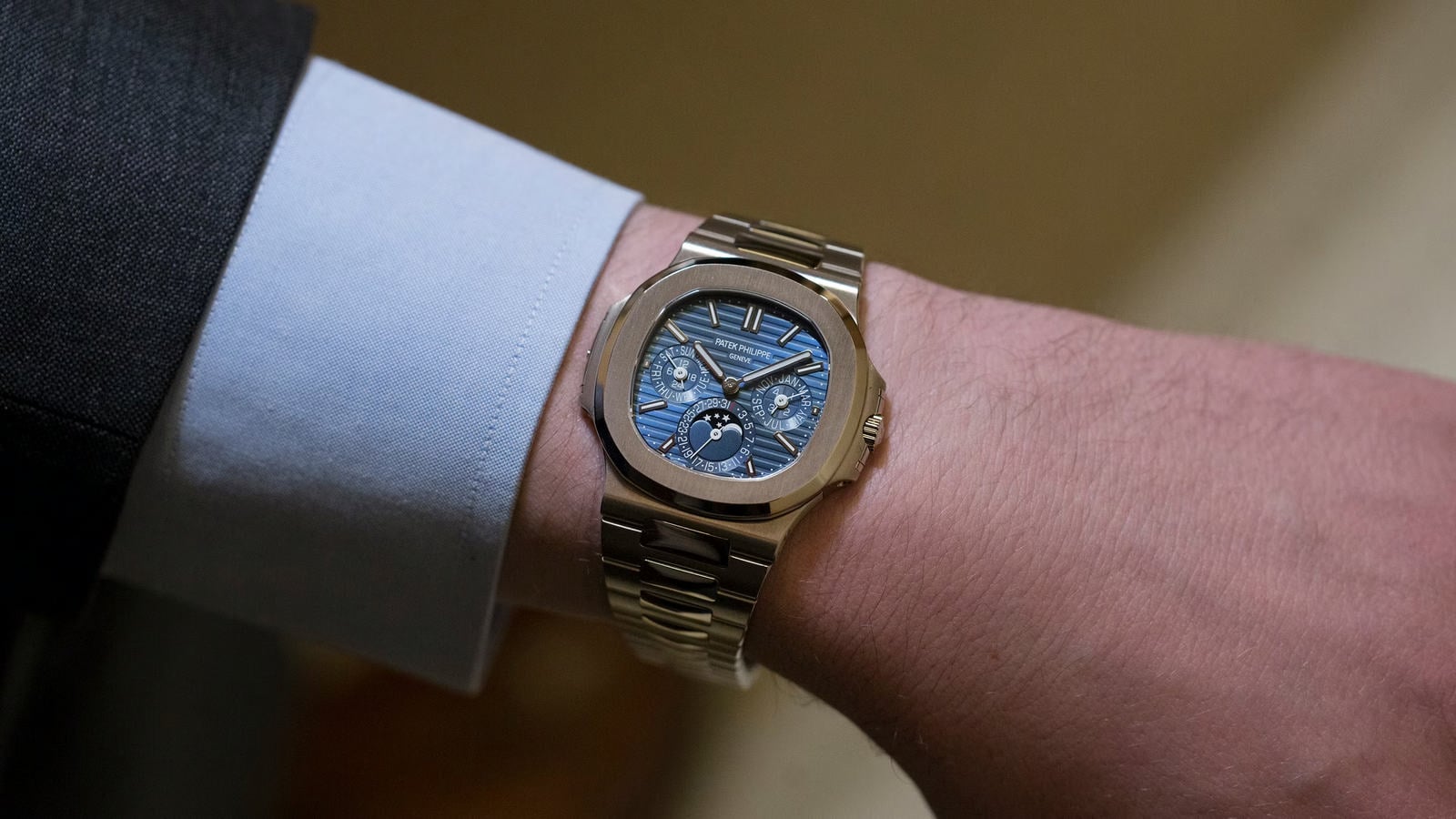 PATEK PHILIPPE NAUTILUS: VÌ ĐÂU THÉP ĐẮT HƠN VÀNG? 9
