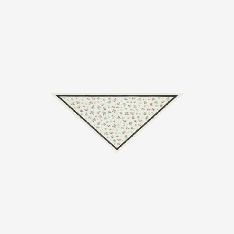 Khăn lụa Triangle