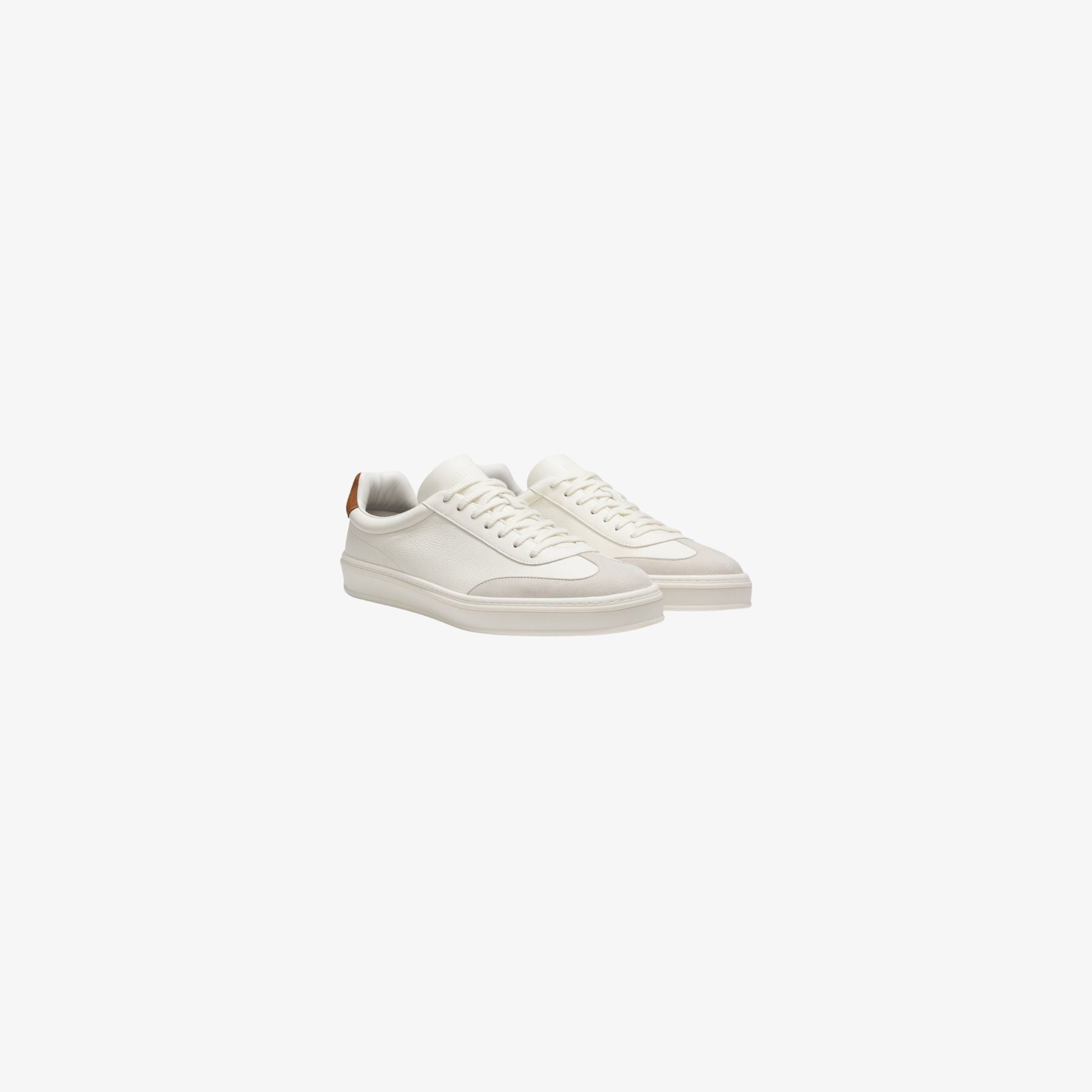 GỢI Ý QUÀ TẶNG NGÀY CỦA CHA 47 Giày sneakers bằng da và da lộn