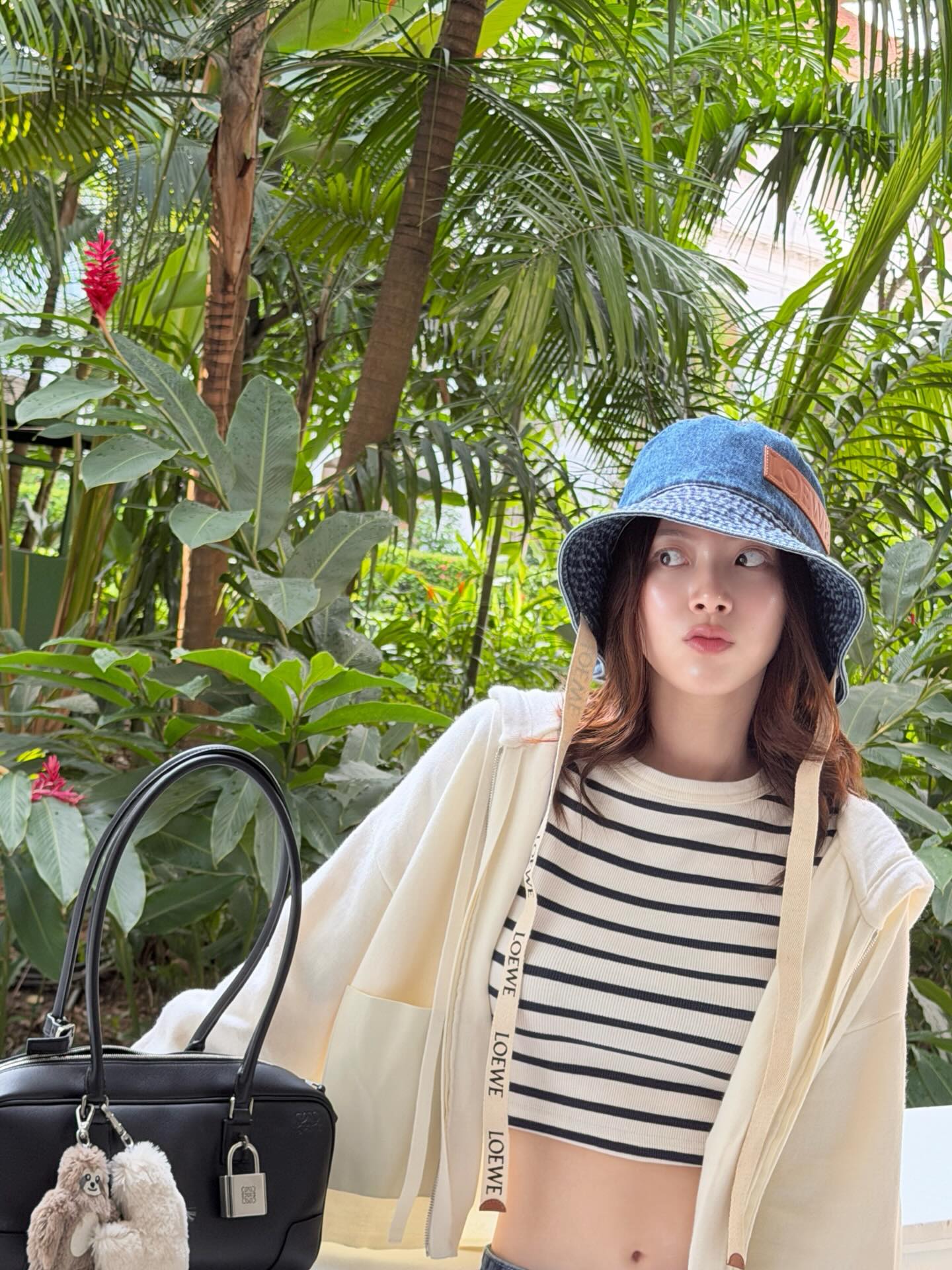 “NÀNG THƠ LOEWE” BAIFERN VÀ NHỮNG CHIẾC TÚI BIỂU TƯỢNG 11