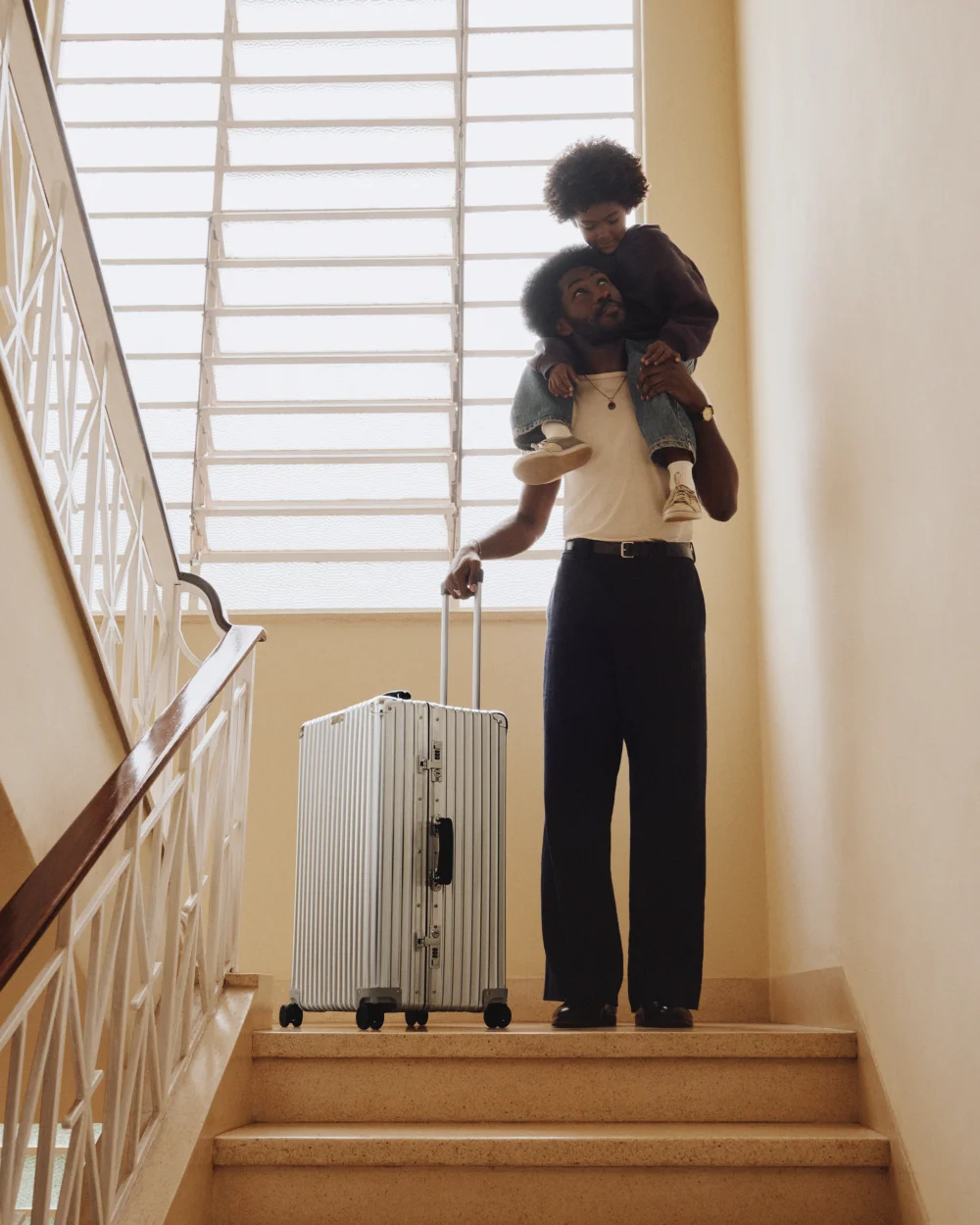 RIMOWA RA MẮT CHIẾN DỊCH MỚI “FOR A LIFETIME OF LIVES”, KHẮC HỌA MỐI GẮN KẾT BỀN VỮNG GIỮA CHUYỂN ĐỘNG, THỦ CÔNG VÀ MỤC ĐÍCH SỐNG 7
