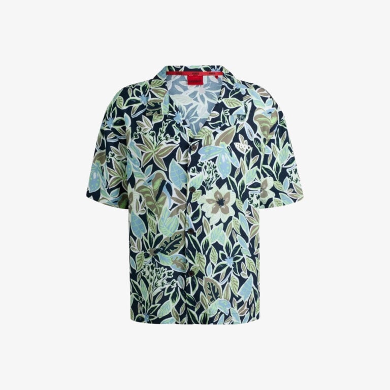 Áo sơ mi đi biển dáng relaxed fit có hoa văn