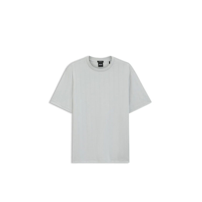 Áo thun dáng suông vừa, chất liệu cotton với họa tiết dệt nổi