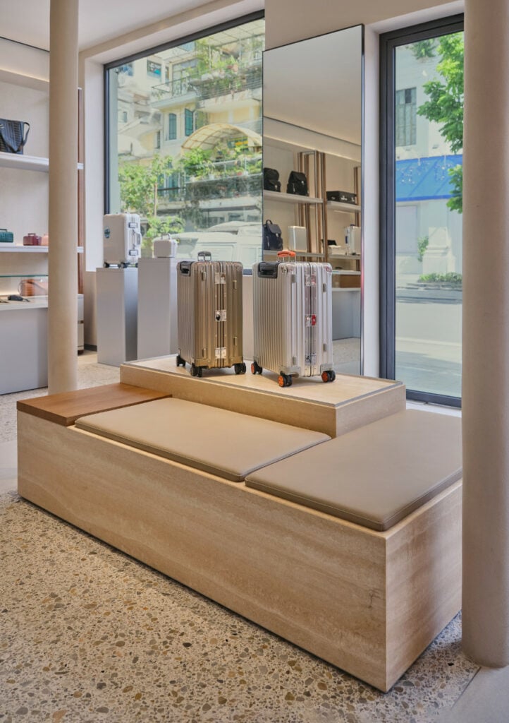 RIMOWA KHAI TRƯƠNG CỬA HÀNG MỚI TRÊN PHỐ TRÀNG TIỀN  7