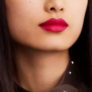 rouge-hermes-matte-lipstick-rose-indien--60001MV070-worn-10-0-0-1700-1700-q99_b