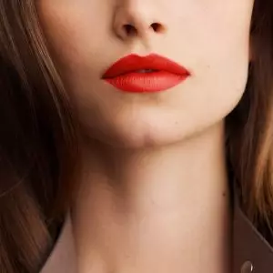 rouge-hermes-matte-lipstick-rouge-orange--60001MV053-worn-6-0-0-1700-1700-q99_b
