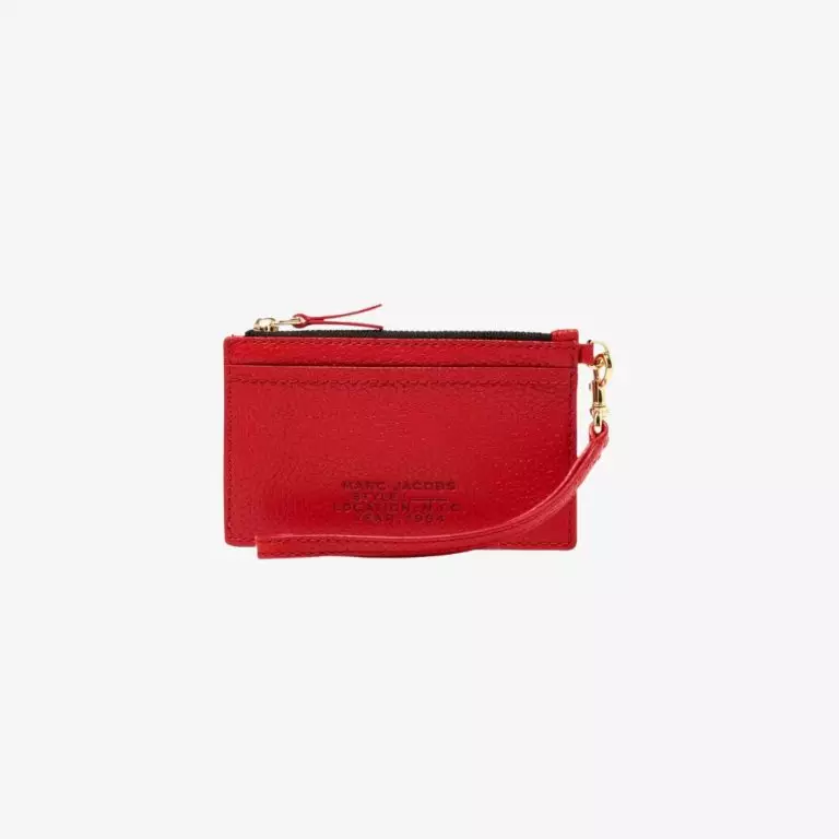 Gợi ý đón năm Mão 2023 từ Marc Jacobs 16 VÍ THE LEATHER TOP ZIP WRISTLET