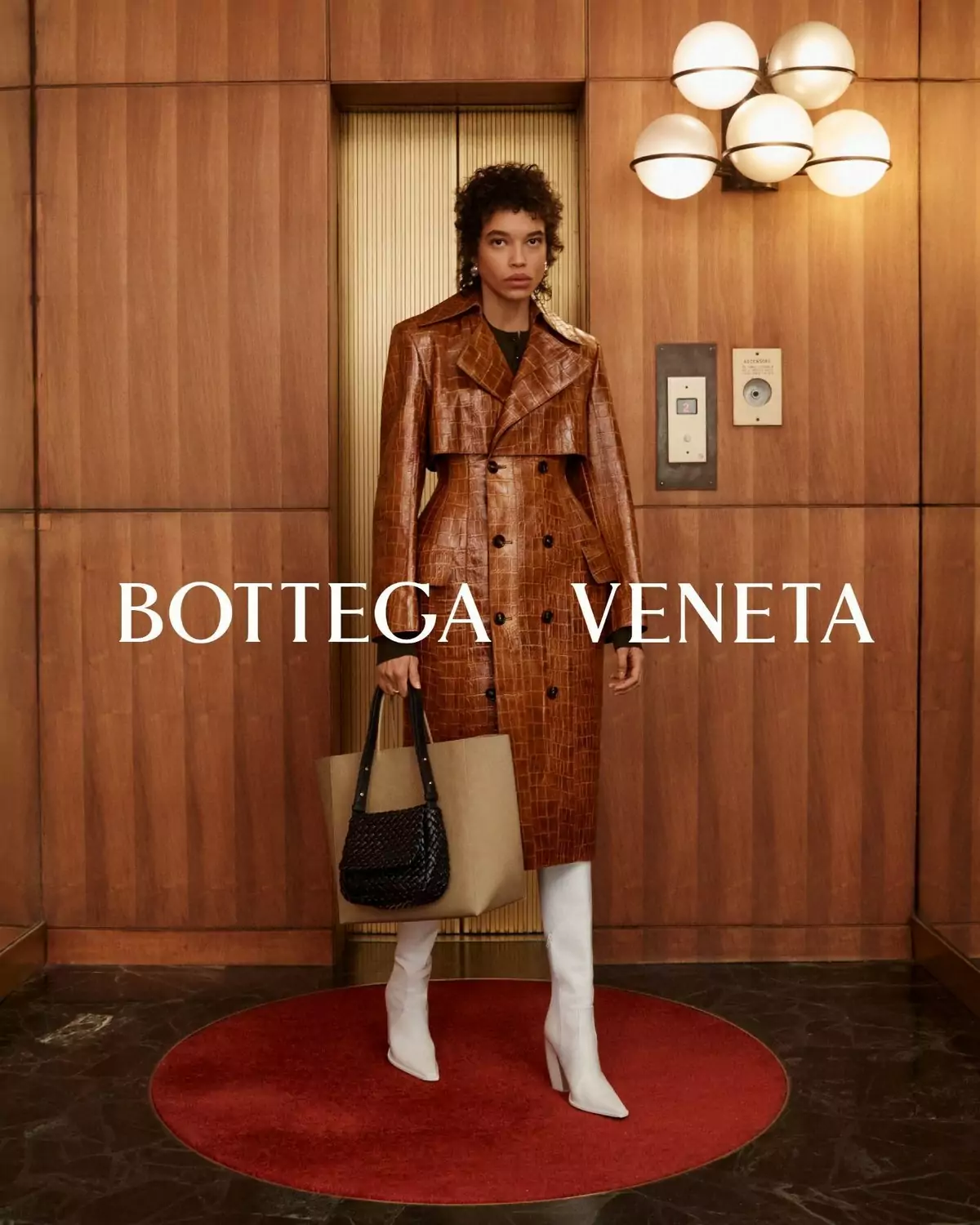 Bottega Veneta Mùa Đông 2023: Trong giản dị có cầu kỳ, trong kín đáo có phô trương 19