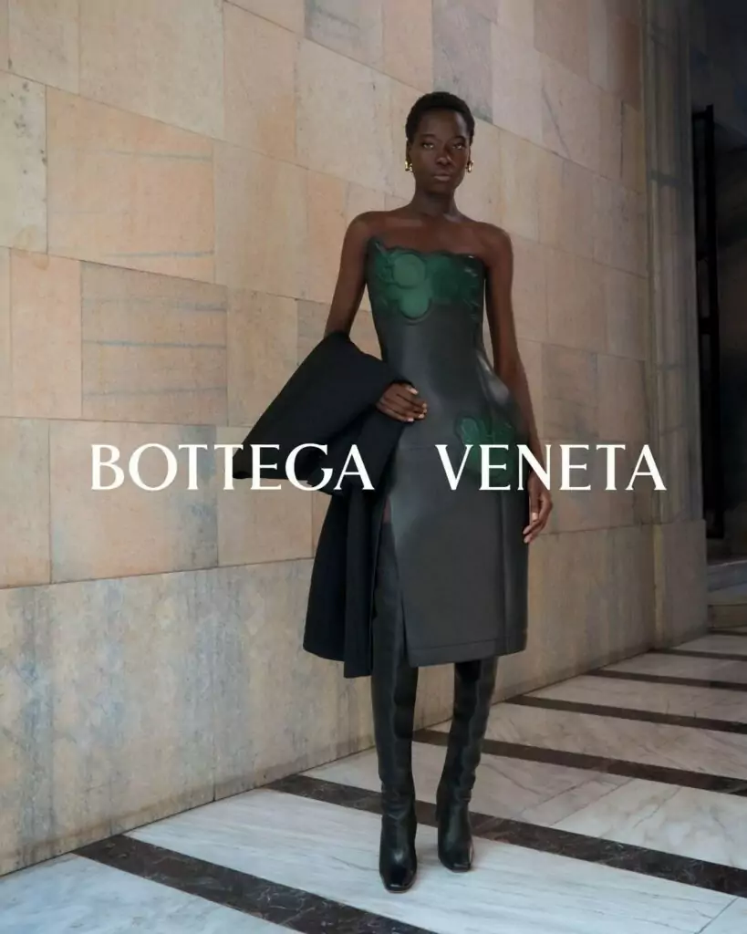 Bottega Veneta Mùa Đông 2023: Trong giản dị có cầu kỳ, trong kín đáo có phô trương 9